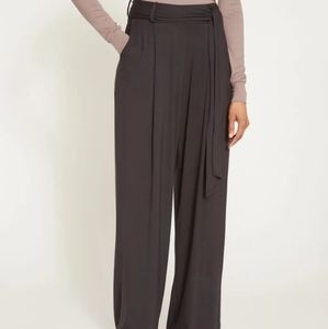 Universal Standard size L (22-24). NWT Jersey pants with tie. The inseam is 32.